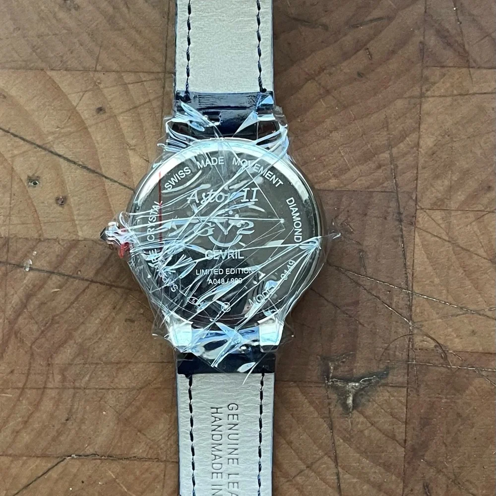 GV2 by Gevril Women's Astor II 9149-L5 Blue MOP Dial Diamond Leather Swiss Watch